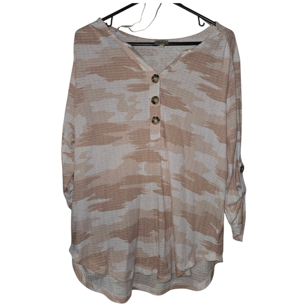 Como Vintage Women's Beige Button-Up Top Pink Camo